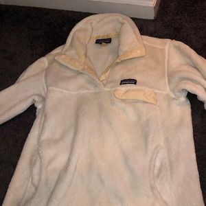 White patagonia fleece